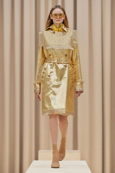 Look 11